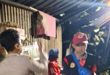 Polsek Dampit Bersama PMI Serta BPBD Kabupaten Malang Bergerak Cepat Datangi Lokasi Bencana Angin Puting beliung Di Dusun Pamotan ” Delapan Rumah Rusak Terdampak